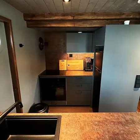 Houseboat Crescendo, A Floating Experience * Oulu